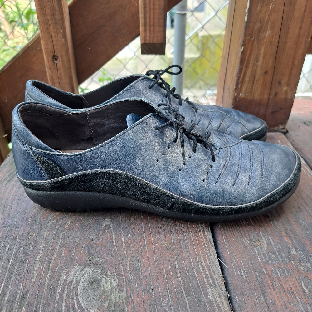 Naot Women's Blue Leather comfortable yet supportive walking Shoes